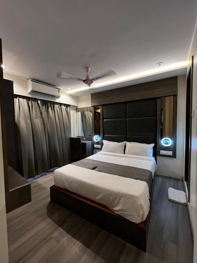 Hotel Classio Andheri - Near Dn Nagar Metro Station Mumbai Bagian luar foto